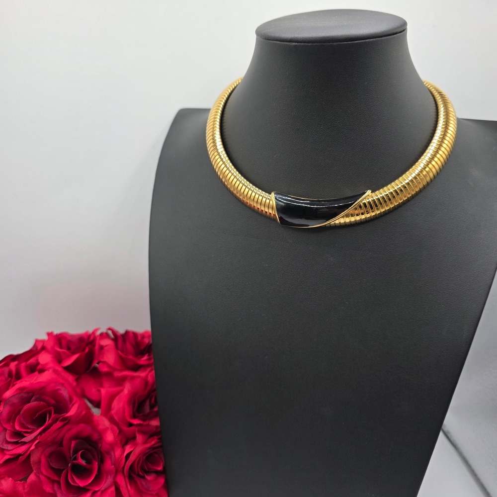 Monet Vintage Gold Tone Omega Collar Necklace Black‎ Enamel Accent Ribbed Choker